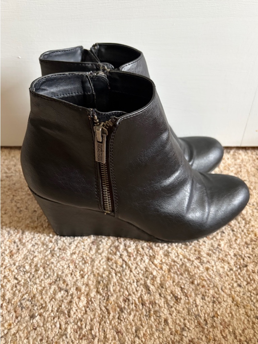 Kenneth Cole Reaction Faux Leather Wedge Ankle Booties - Women's 8 Black - Picture 2 of 11